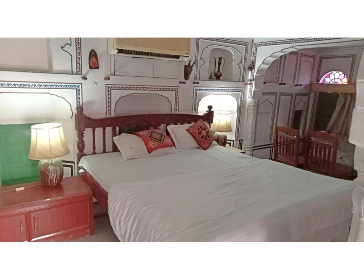 Singhasan Haveli, Mandawa Apartman Kültér fotó